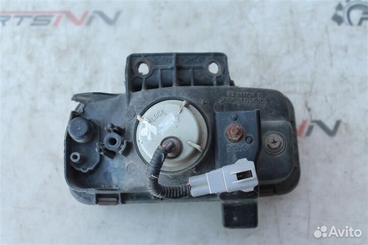 Фара противотуманная левая