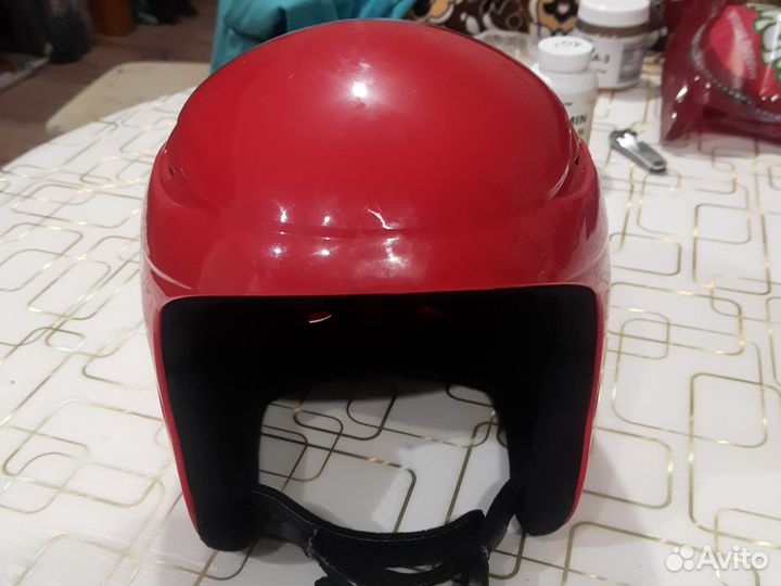 Горнолыжный шлем