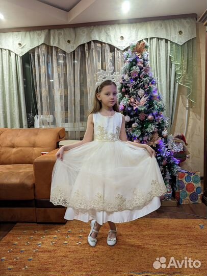 Нарядное платье для девочки на выпускной