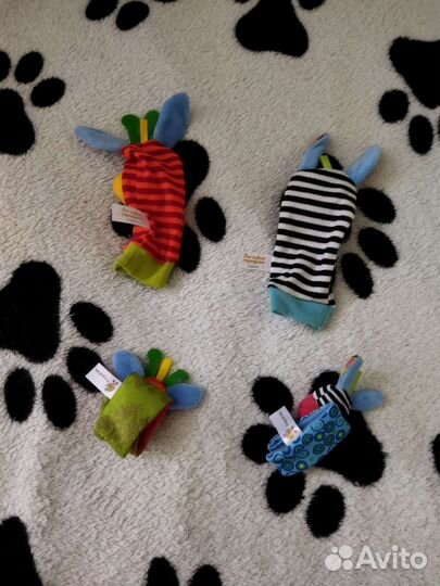 Набор погремушек носочки и браслеты