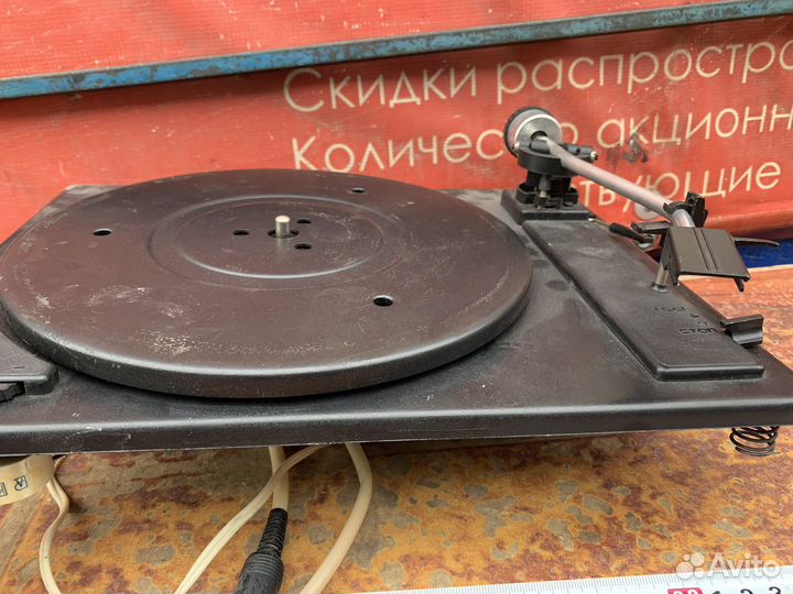 Виниловый проигрыватель СССР на запчасти