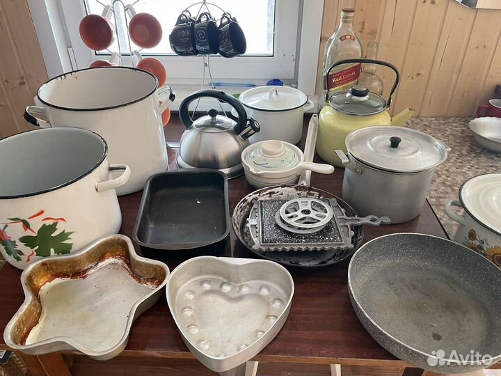Кастрюли чайники сковородки подставки и др