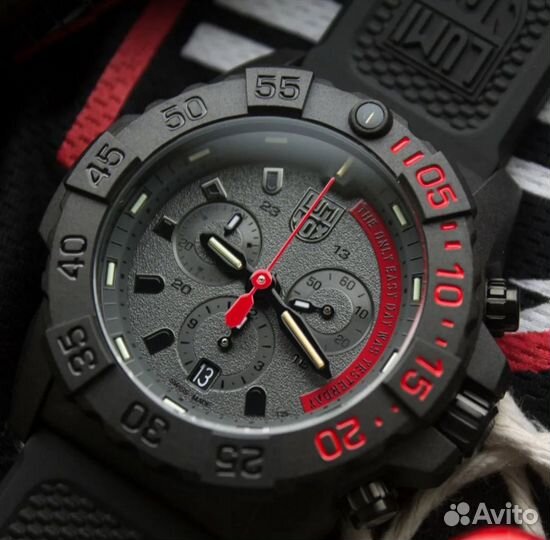 Часы Luminox 3851