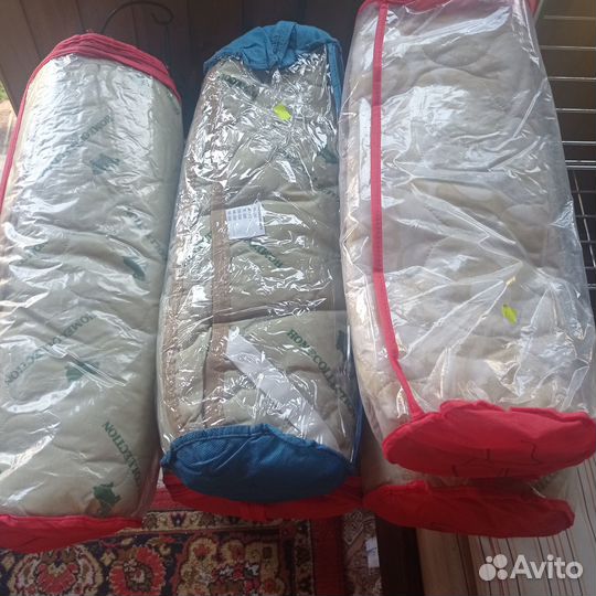 Продам матрас и наматрасники новые