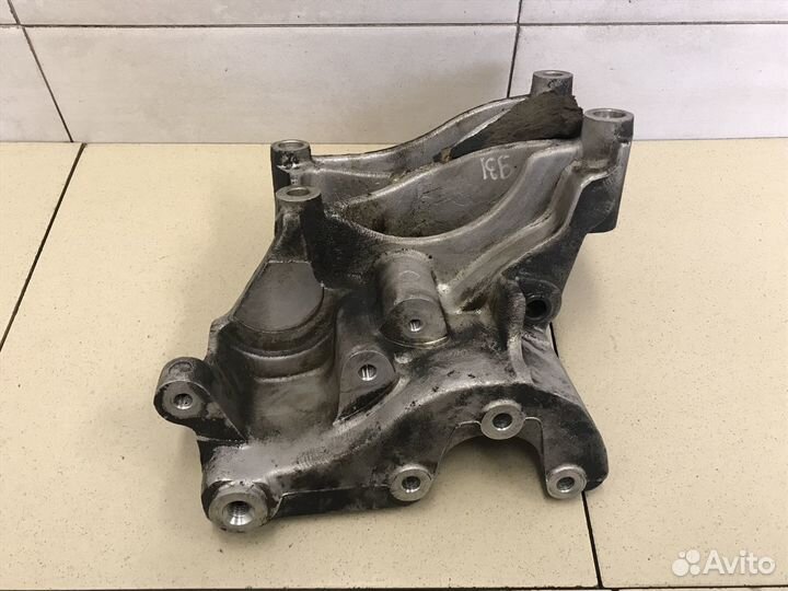 Кронштейн генератора Matrix 2001-2010