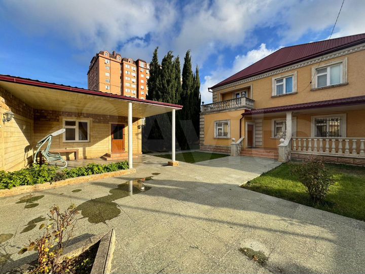 Дом 230 м² на участке 9,2 сот.