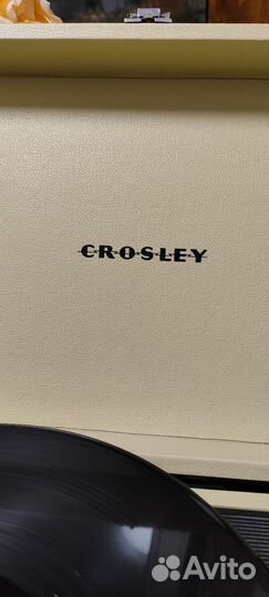 Виниловый проигрыватель crosley cr8005d-fw