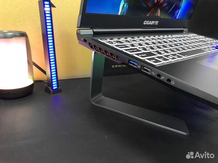 Игровой ноутбук с GeForce RTX