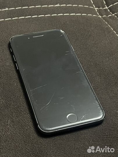 iPhone 8, 64 ГБ