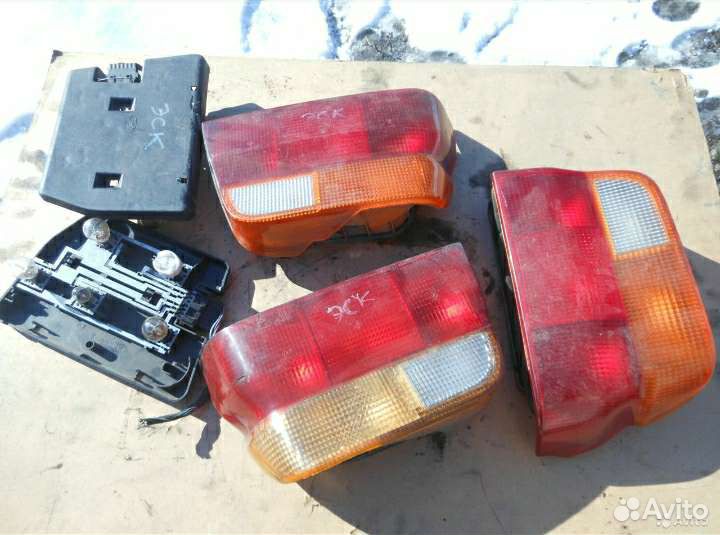 Фонари задние Форд Эскорт
