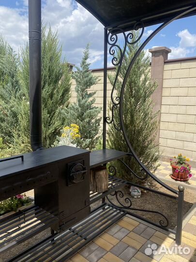 Кованый мангал с крышей