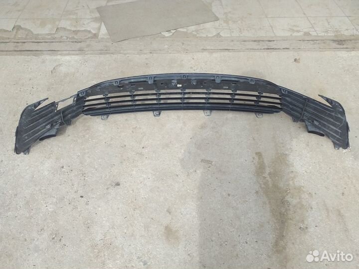 Решетка бампера Toyota Camry V70 рестайлинг