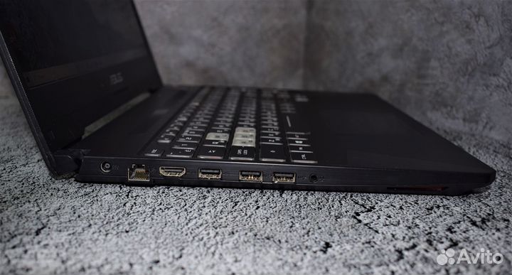 Игровой ноутбук Asus на Ryzen 5 3550H/ RX 560X