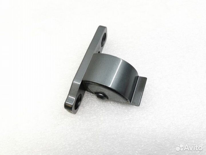 Петля двери передняя правая Mercedes-Benz