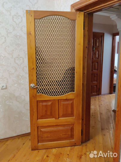 Двери межкомнатные из массива