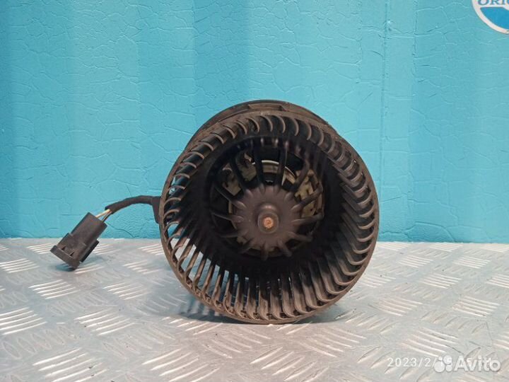 Моторчик печки Renault Logan 1