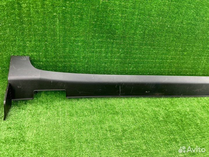 Накладка на порог наружная правая Kia Carnival KA4