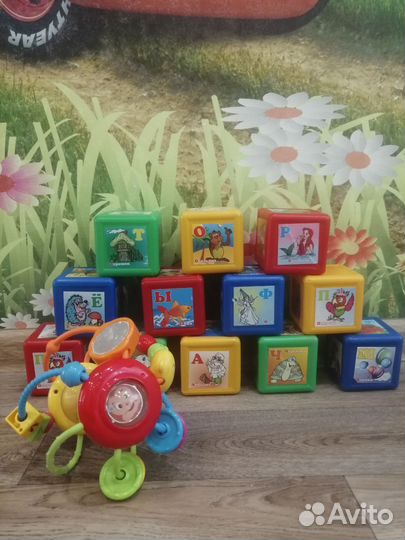 Игрушки пакетом для маленьких