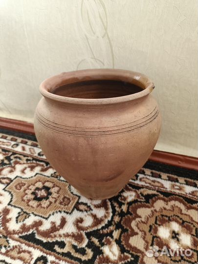 Старинные глиняные горшки