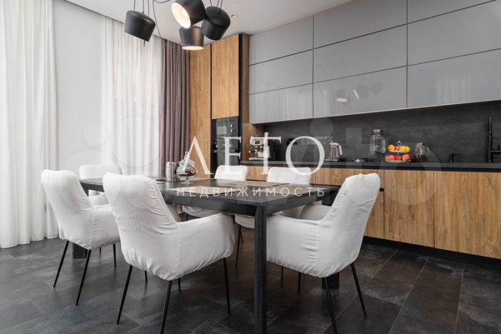 Дом 186 м² на участке 3,5 сот.