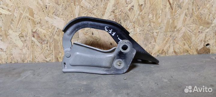 Петля капота левая Ford Focus 3 2011-2019