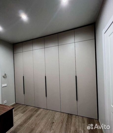 Шкаф распашной