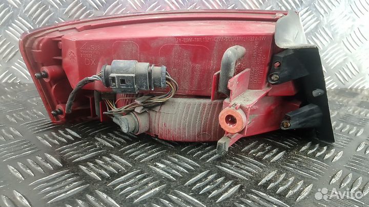 Б/У Б/У Фонарь задний правый 8T8945096D VAG