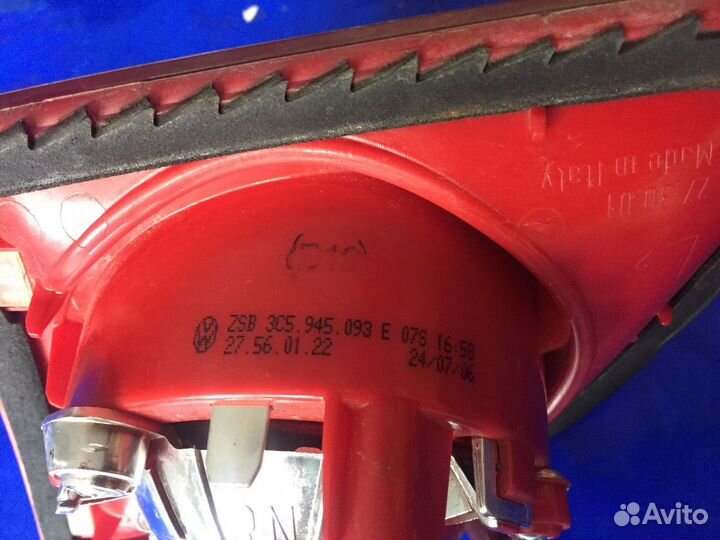 Фонарь задний внутренний левый VW Passat B6 седан