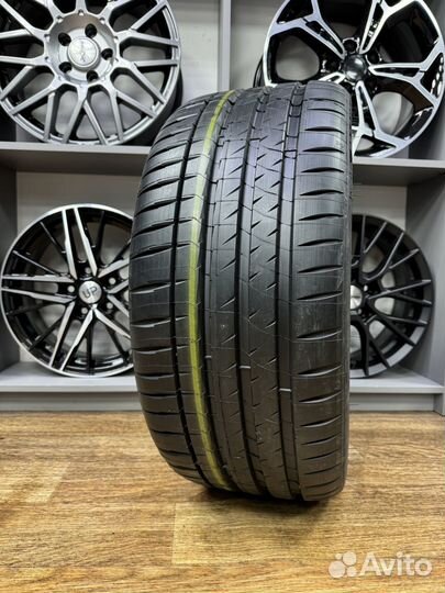 Michelin Pilot Sport 4 S 245/30 R20 90Y