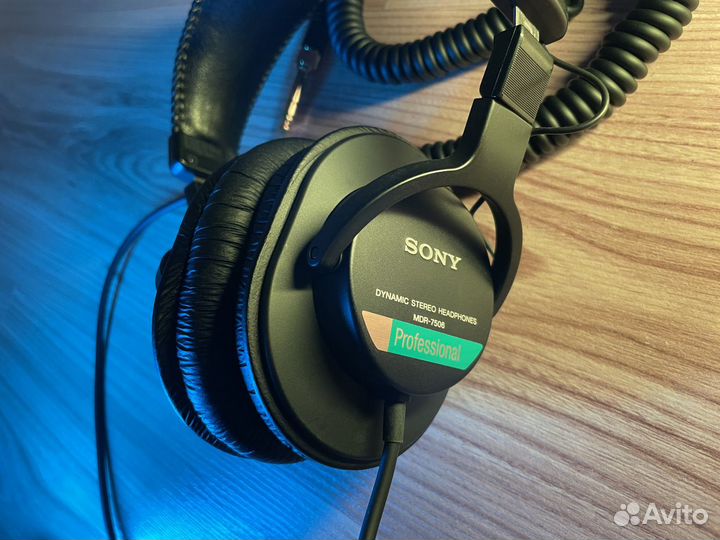 Наушники Sony MDR-7506 Professional