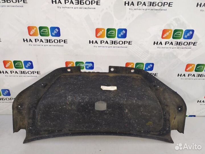 Обшивка крышки багажника Mercedes-Benz C-Class