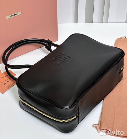 Сумка Miu Miu кожаная