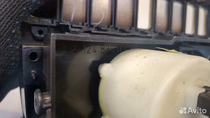 Переключатель отопителя Mercedes 124 E, 1993