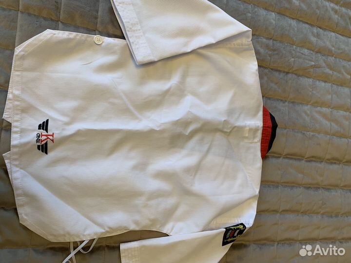 Форма кимоно для тхэквондо