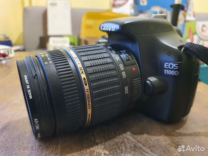 Зеркальный фотоаппарат Canon EOS 1100D