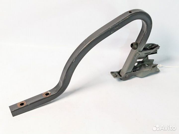 Петля крышки багажника правая Hyundai Solaris