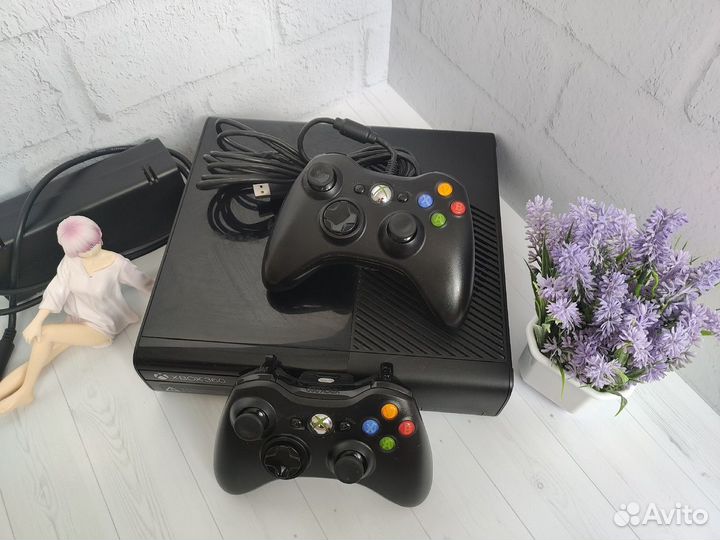 Microsoft Xbox 360 E 500 гб HDD
