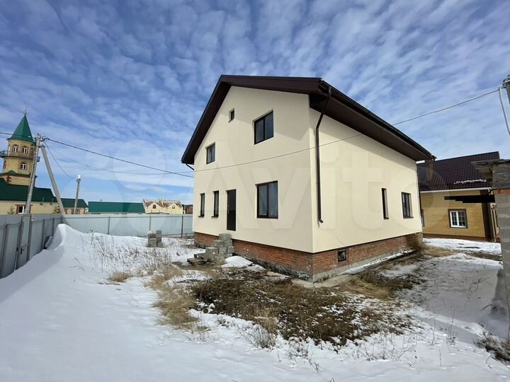 Коттедж 185 м² на участке 6 сот.