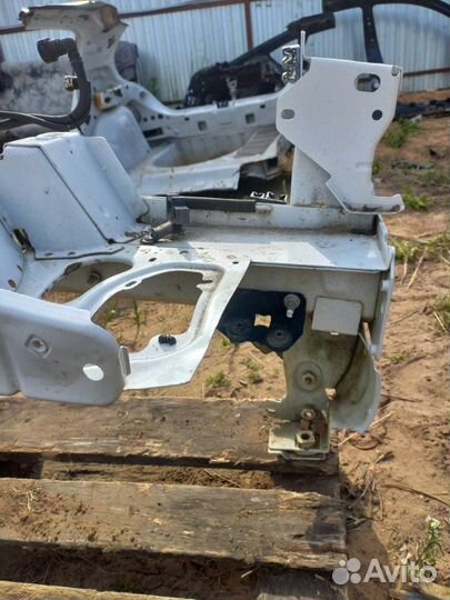 Лонжерон передний правый Peugeot 308 хэтчбек 2012