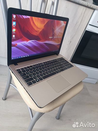Ноутбук Asus / 4ядра / 920MX / 4GB / 500GB