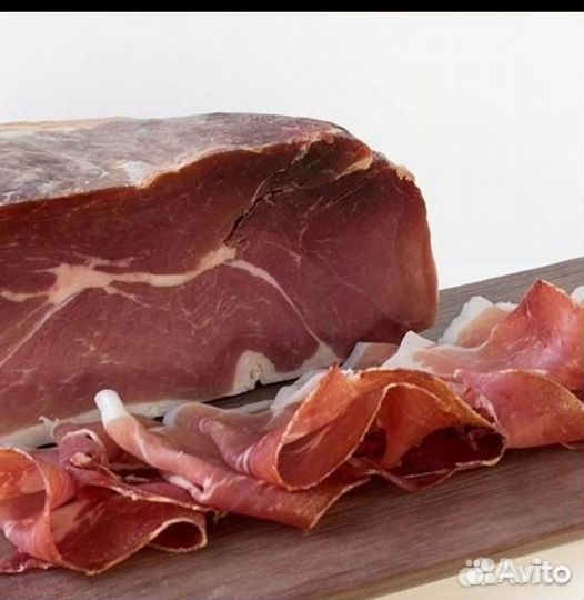 Прошутто крудо мантонелла