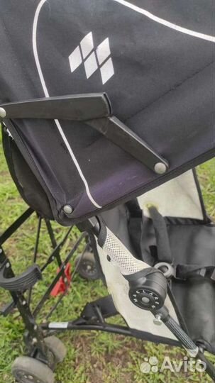 Детская прогулочная коляска трость Maclaren volo