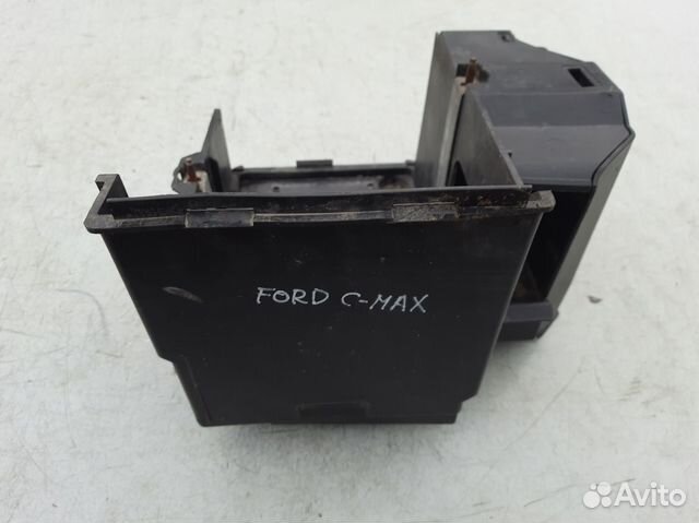 Ниша аккумулятора Ford Focus 2