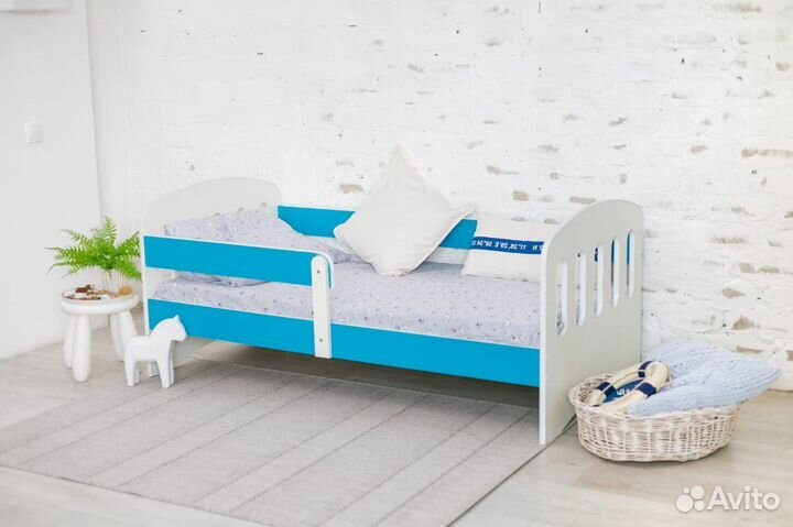 Кроватка из ламинированного дсп для малыша с борто