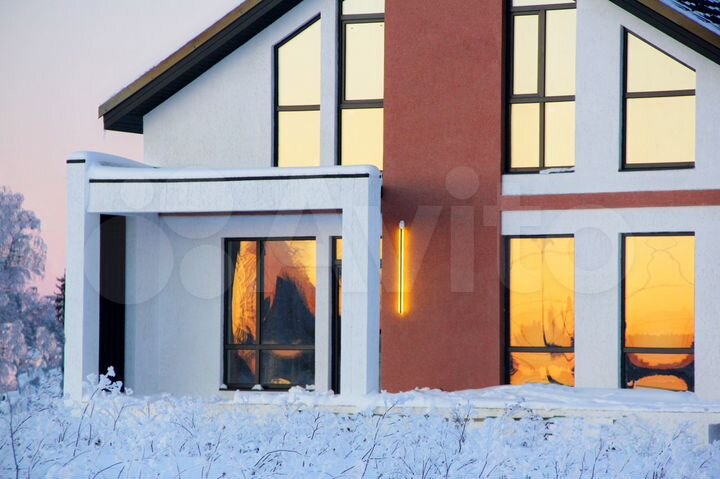 Коттедж 225 м² на участке 8 сот.