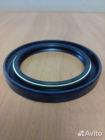 Сальник 53А-3103038 задней ступицы 65х90х10.ртр