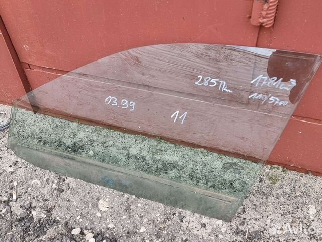 Стекло передней левой двери Октавия тур