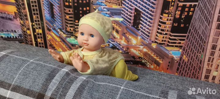 Ползающий пупс