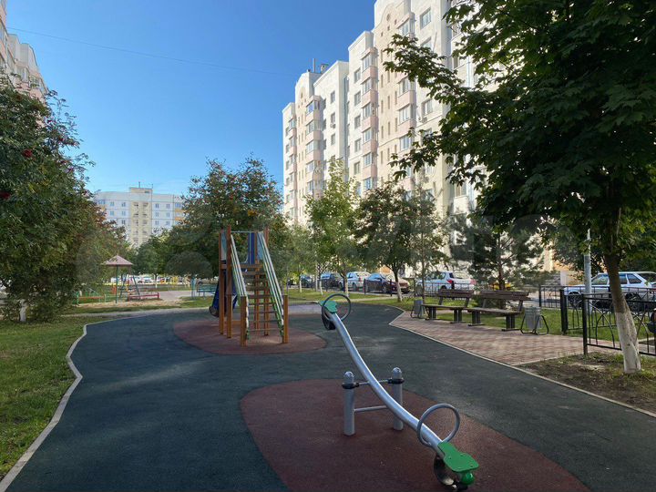 2-к. квартира, 52 м², 4/9 эт.