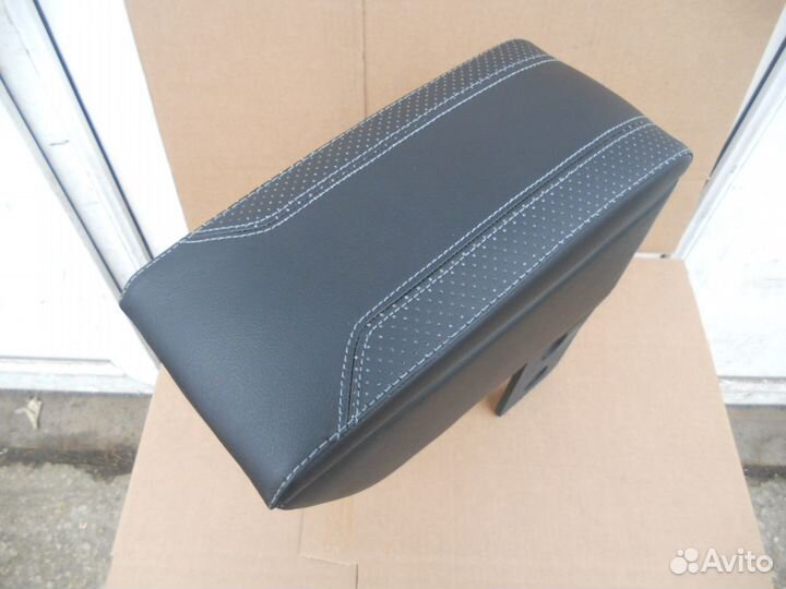 Подлокотник Varta для Ford Focus 3